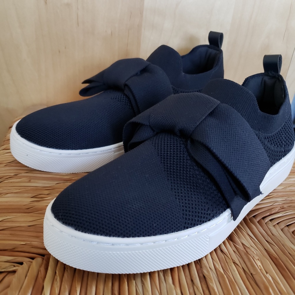Bandolino Bow Sneakers Size 7.5 NEW!
